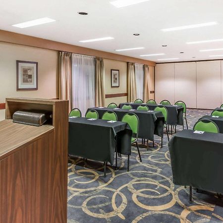 Baymont By Wyndham Greensburg Extérieur photo