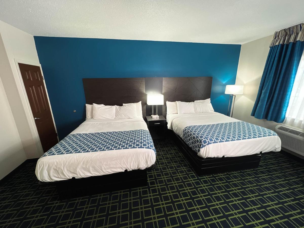 Baymont By Wyndham Greensburg Extérieur photo