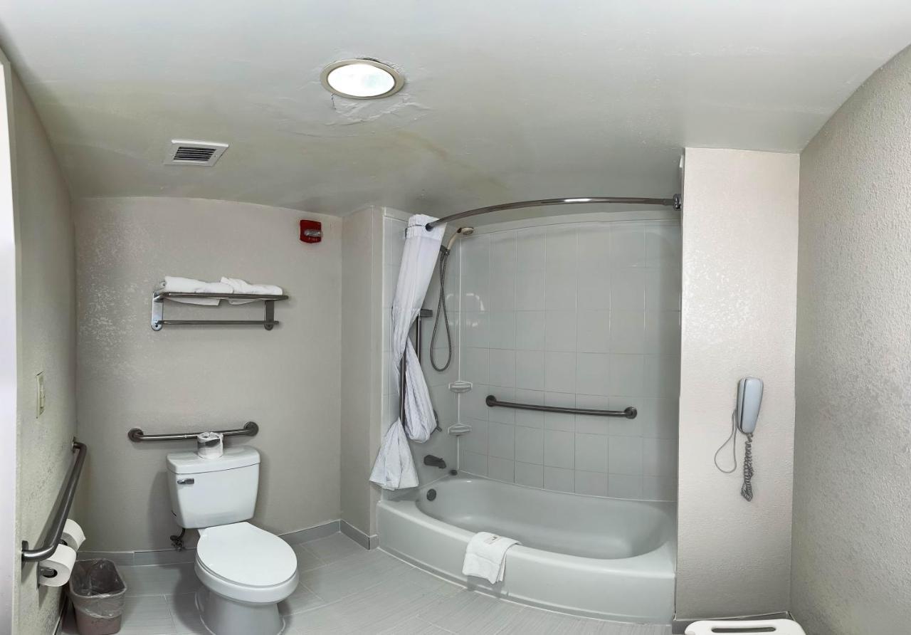 Baymont By Wyndham Greensburg Extérieur photo