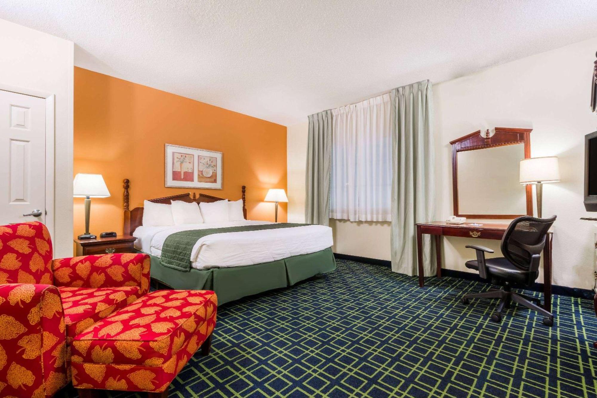 Baymont By Wyndham Greensburg Extérieur photo