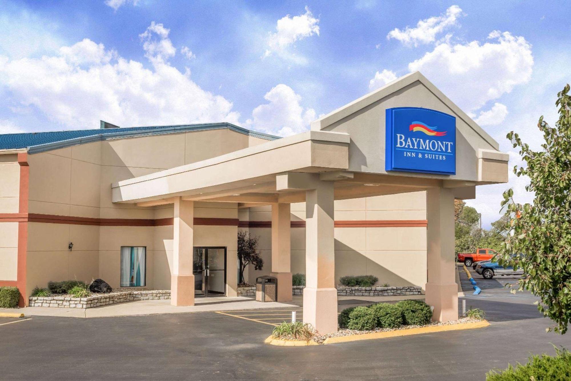 Baymont By Wyndham Greensburg Extérieur photo